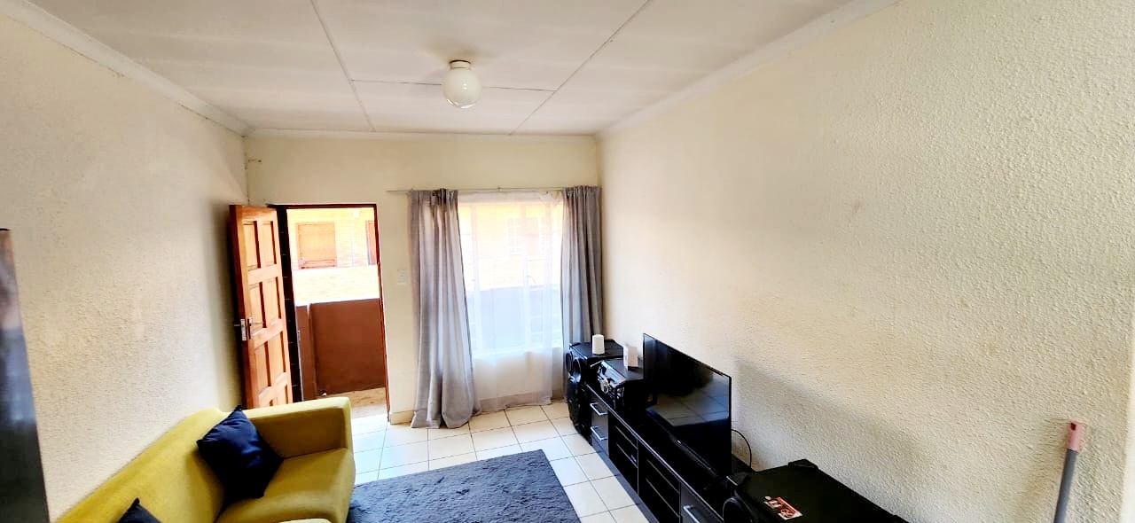 1 Bedroom Property for Sale in Rustenburg Central North West